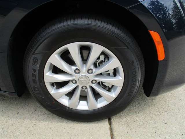 2017 Chrysler Pacifica Touring-L 4dr Mini-Van